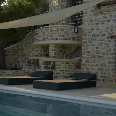 2 Cypresses With Private Pools Villa Ano Gatzea