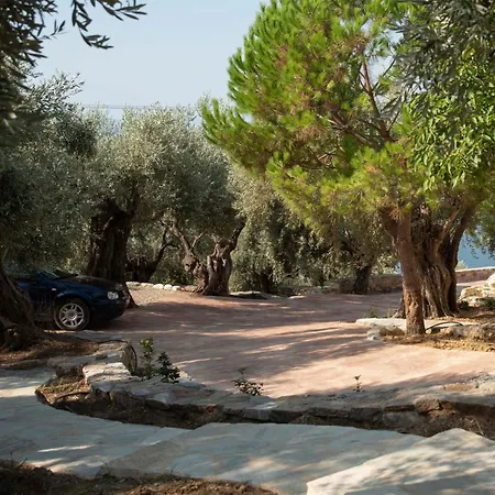 2 Cypresses With Private Pools