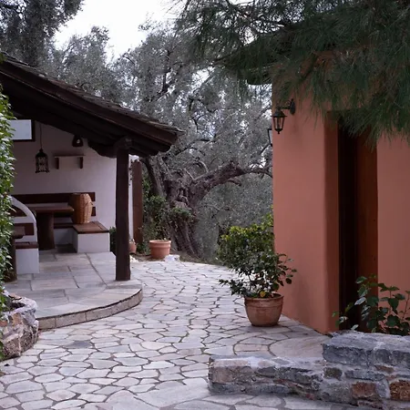 Villa 2 Cypresses With Private Pools