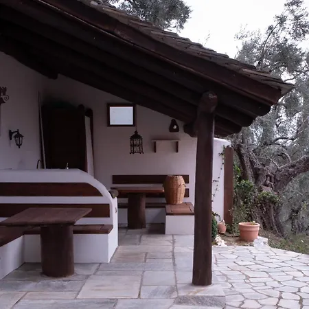 Villa 2 Cypresses With Private Pools