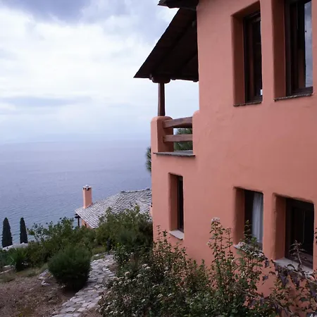 2 Cypresses With Private Pools Villa *