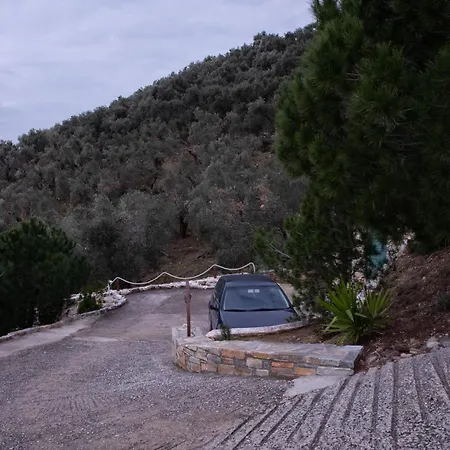 Villa 2 Cypresses With Private Pools