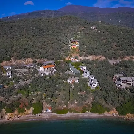 Villa 2 Cypresses With Private Pools