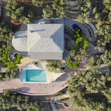 2 Cypresses With Private Pools