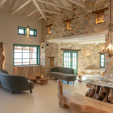 2 Cypresses With Private Pools Villa