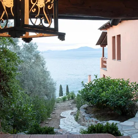 Villa Cypresses